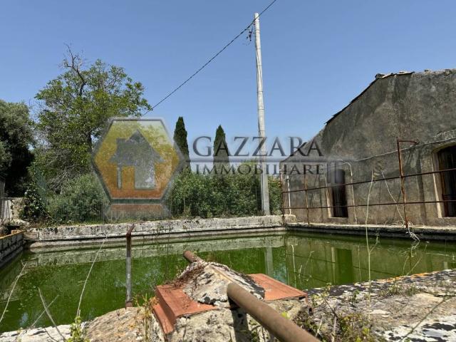 Terreno in vendita a Canicattini Bagni SR