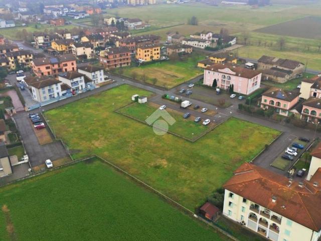 Terreno in vendita a Cadelbosco di Sopra RE