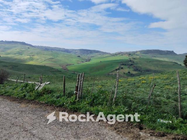 Terreno in vendita a Calascibetta EN