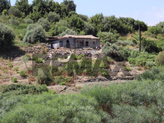Terreno in vendita a Calatabiano CT