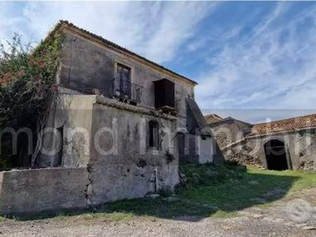 Terreno in vendita a Calatabiano CT