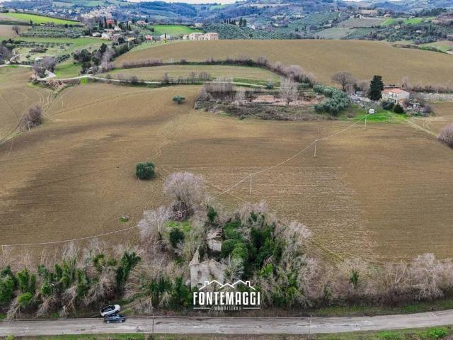 Terreno in vendita a Cartoceto PU