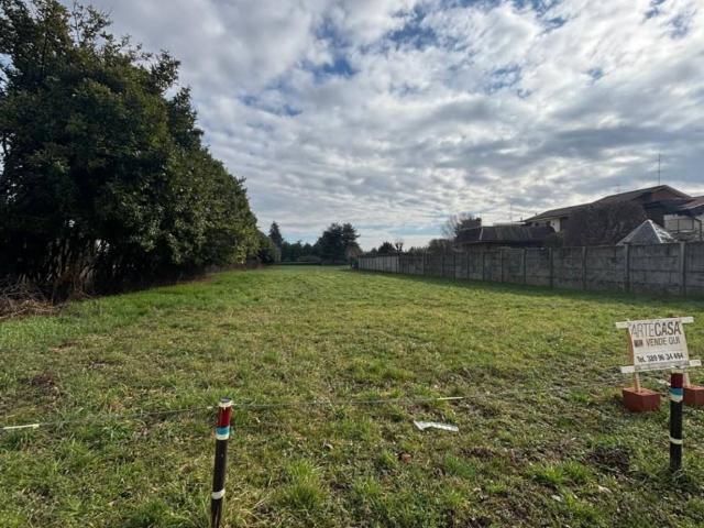 Terreno in vendita a Carate Brianza MB