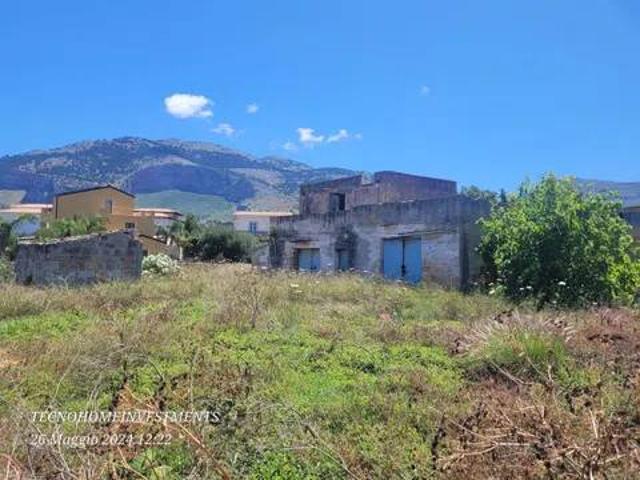 Terreno in vendita a Carini PA