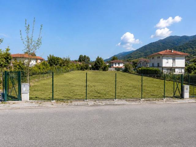 Terreno in vendita a Carrara MS