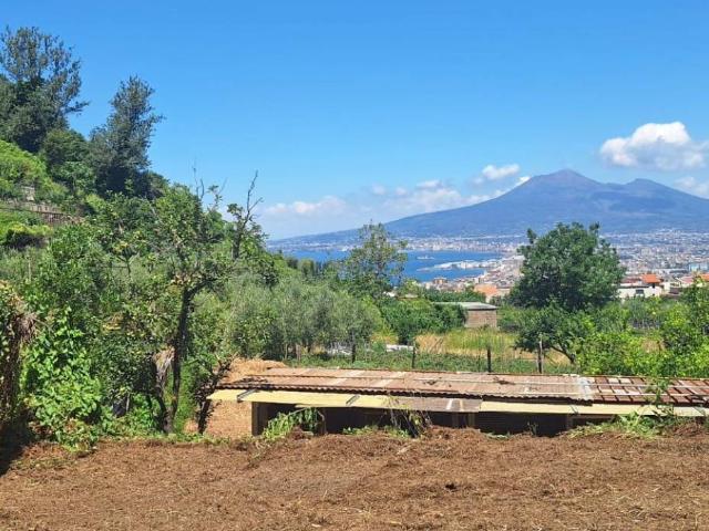 Terreno in vendita a Castellammare di Stabia NA