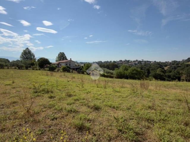 Terreno in vendita a Castelnuovo di Porto RM