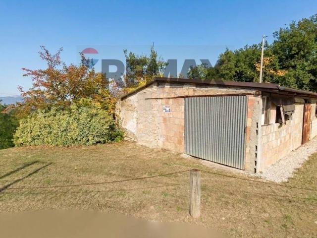 Terreno in vendita a Casacanditella CH