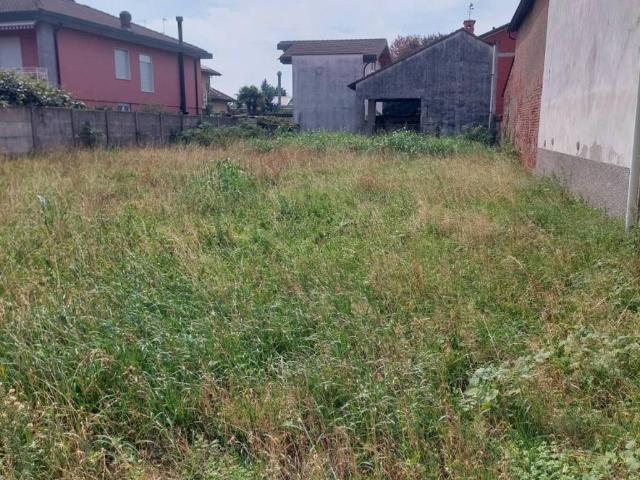 Terreno in vendita a Casorezzo MI
