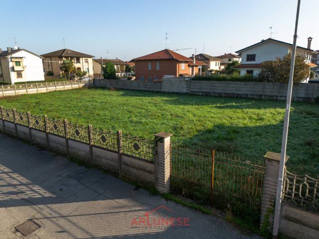 Terreno in vendita a Casorezzo MI