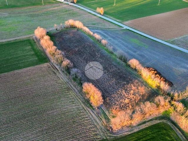 Terreno in vendita a Cavriana MN