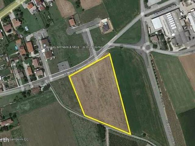 Terreno in vendita a Chiopris Viscone UD