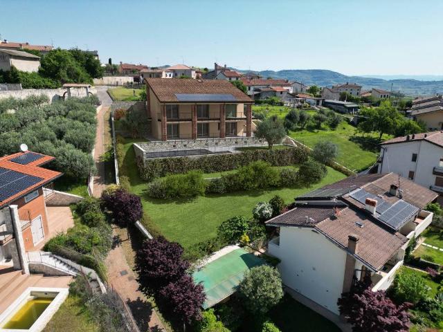Terreno in vendita a Colognola Ai Colli VR