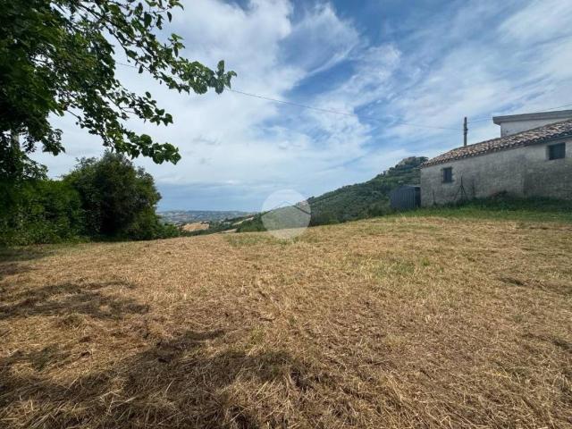 Terreno in vendita a Colonnella TE