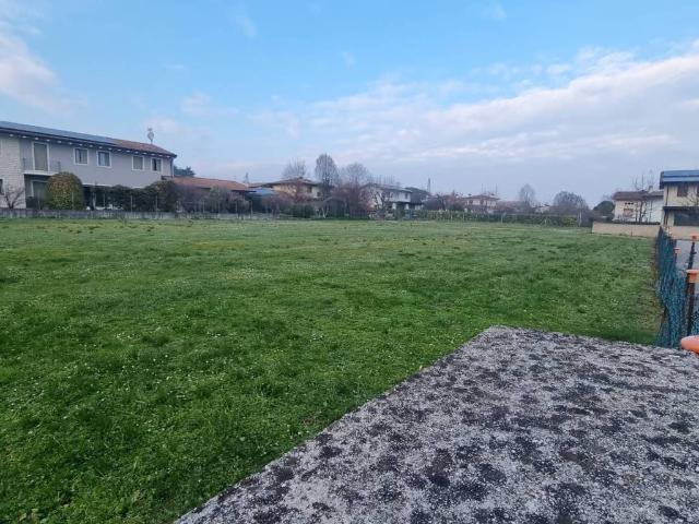 Terreno in vendita a Cordenons PN