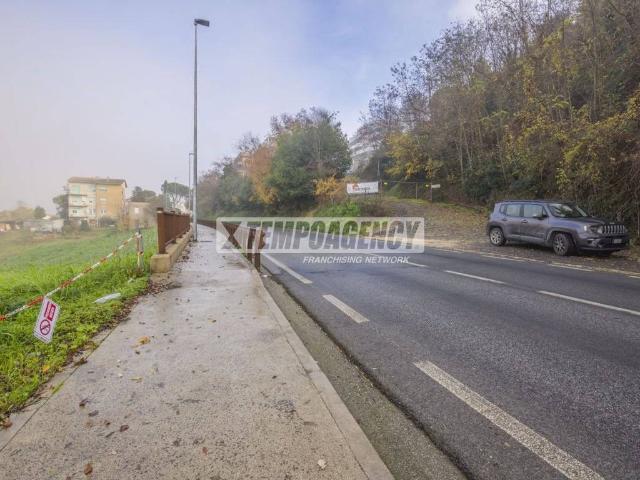 Terreno in vendita a Corridonia MC