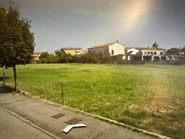 Terreno in vendita a Curtatone MN