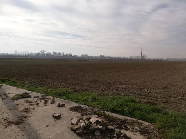 Terreno in vendita a Curtatone MN