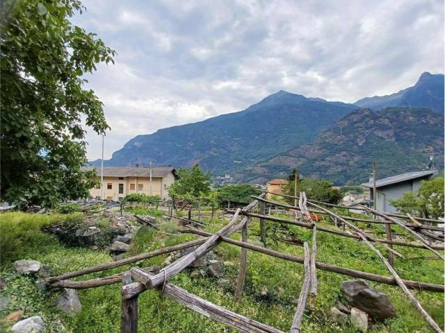 Terreno in vendita a Donnas AO