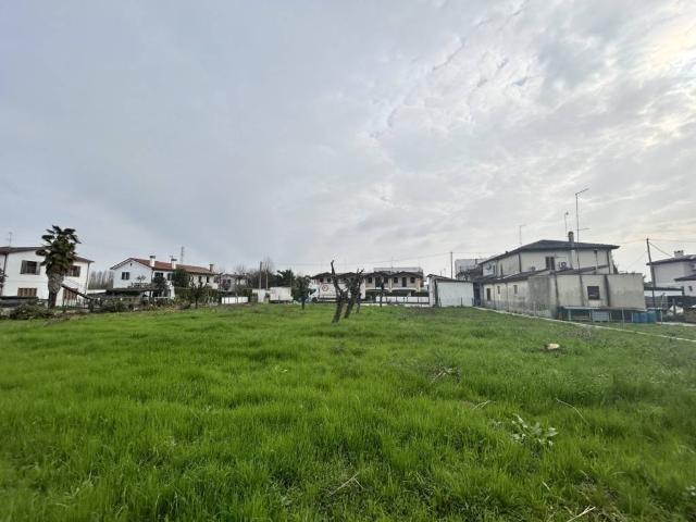 Terreno in vendita a Fiesso d'Artico VE