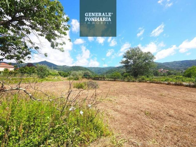 Terreno in vendita a Follo SP