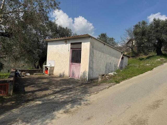 Terreno in vendita a Frasso Telesino BN
