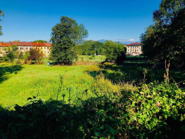 Terreno in vendita a Gavirate VA