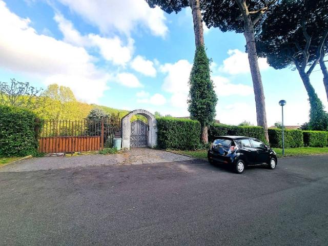 Terreno in vendita a Genzano di Roma RM
