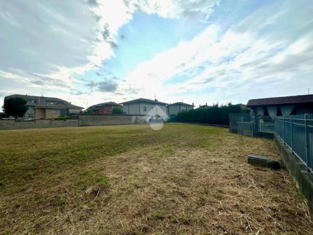 Terreno in vendita a Ghisalba BG