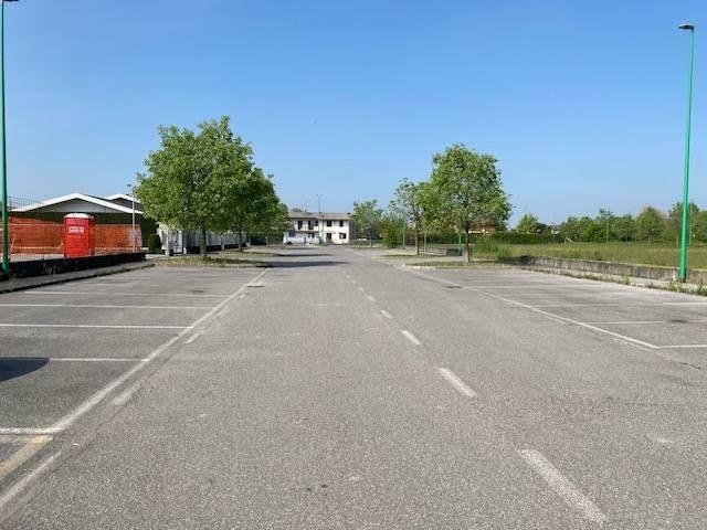 Terreno in vendita a Ghisalba BG