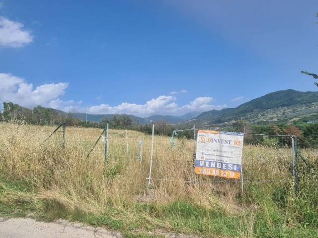 Terreno in vendita a Giffoni Sei Casali SA
