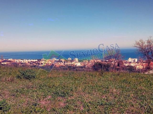 Terreno in vendita a Giulianova TE