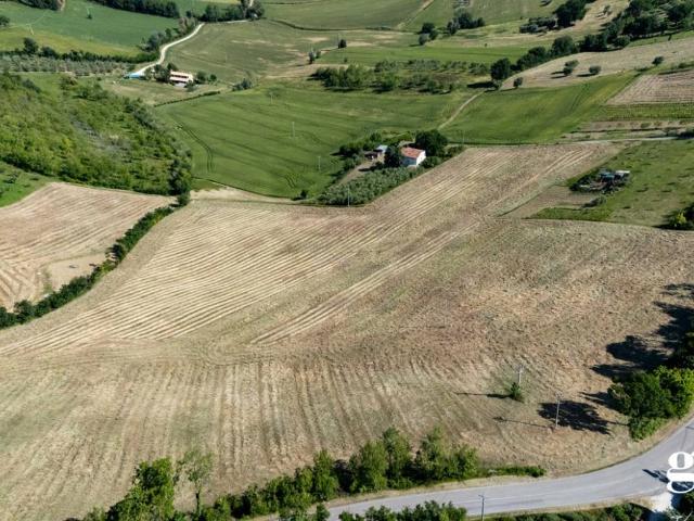 Terreno in vendita a Gradara PU