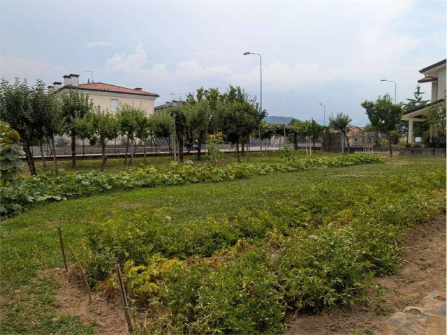 Terreno in vendita a Isola Vicentina VI