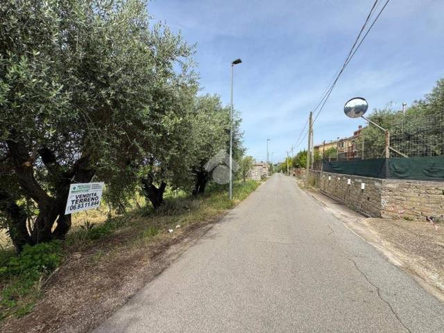 Terreno in vendita a Lanuvio RM