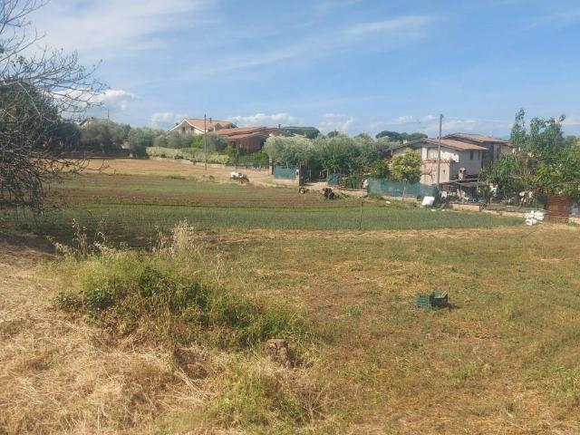 Terreno in vendita a Lariano RM