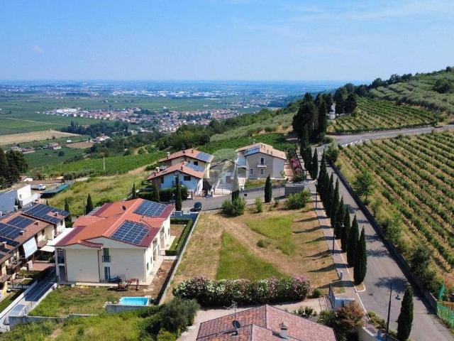 Terreno in vendita a Lavagno VR