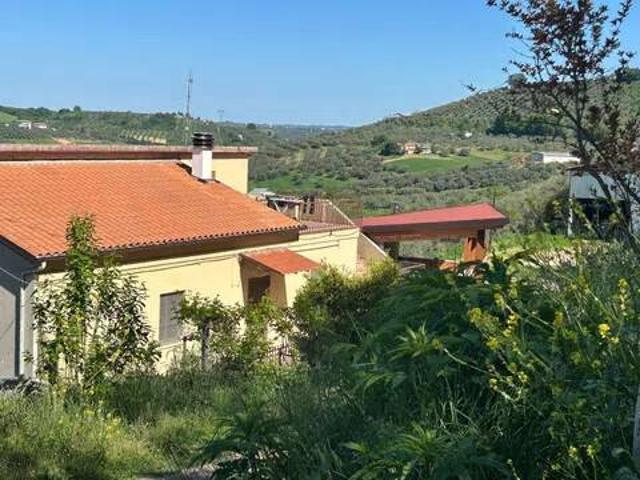 Terreno in vendita a Loreto Aprutino PE