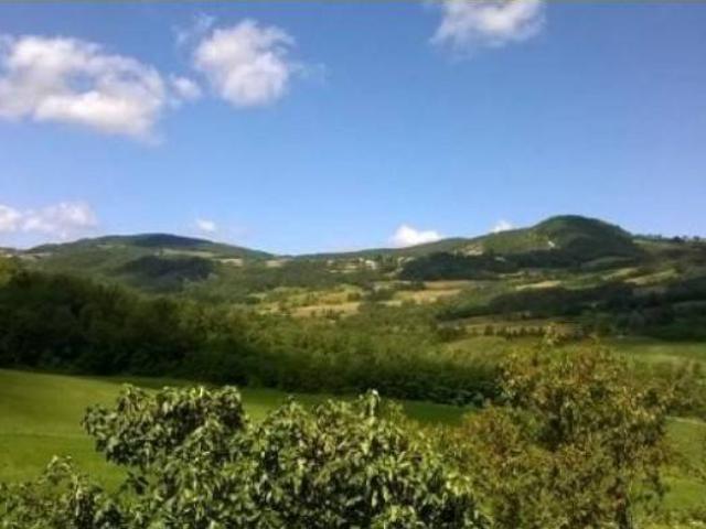 Terreno in vendita a Lugagnano Val d'Arda PC
