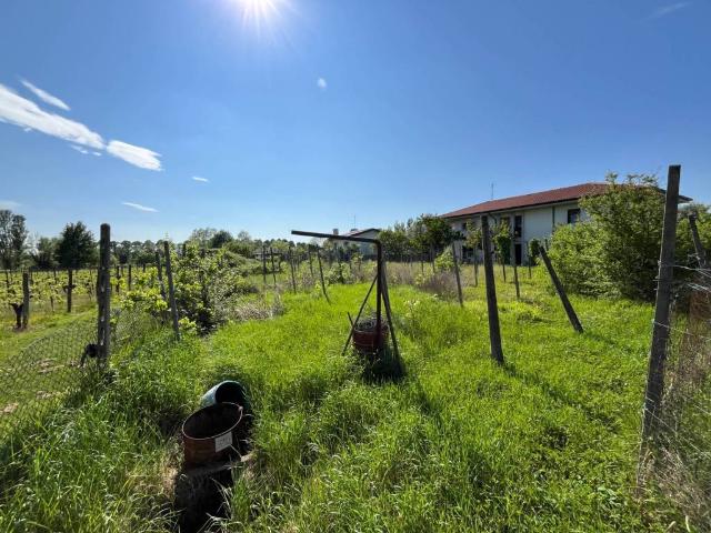 Terreno in vendita a Manzano UD
