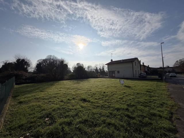 Terreno in vendita a Maserada sul Piave TV