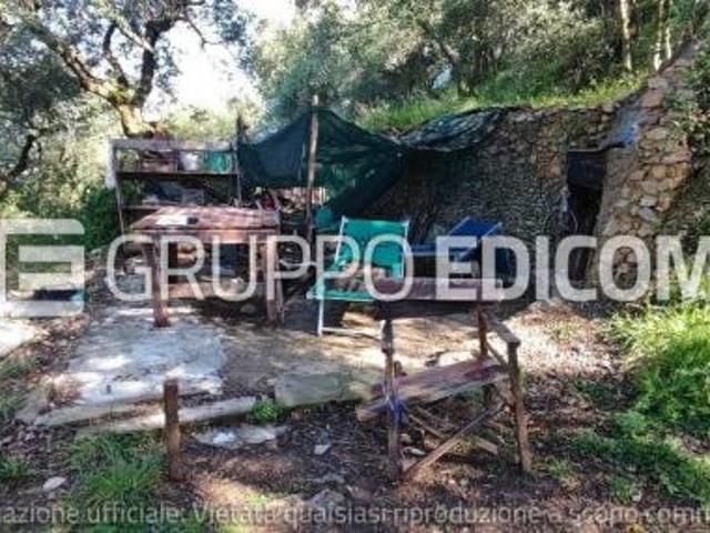 Terreno in vendita a Massa Rif. 3560037