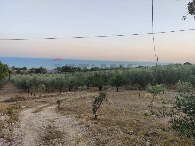 Terreno in vendita a Mattinata FG