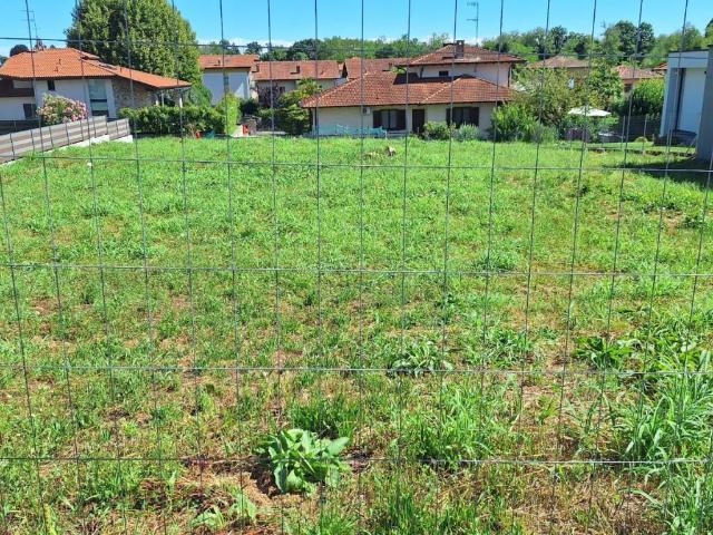Terreno in vendita a Mercallo VA