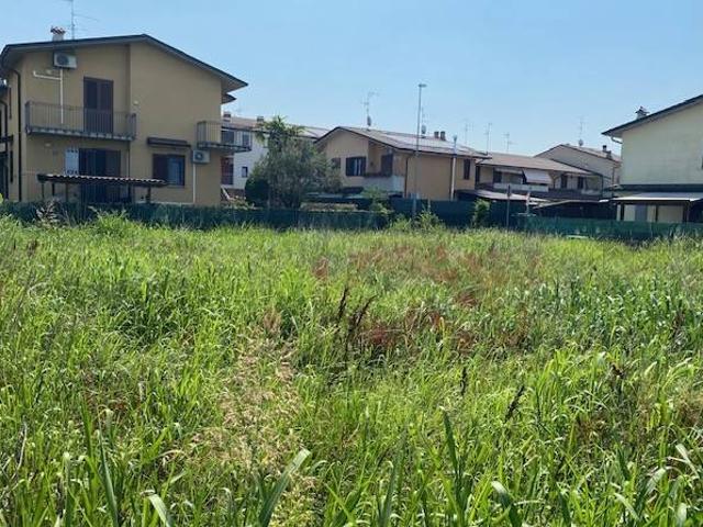 Terreno in vendita a Misano di Gera d'Adda BG