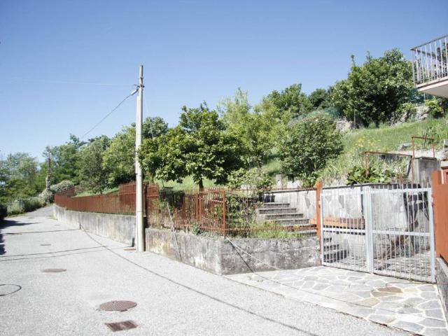 Terreno in vendita a Montano Lucino CO