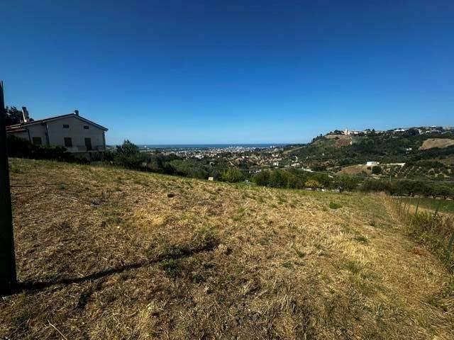 Terreno in vendita a Montesilvano PE