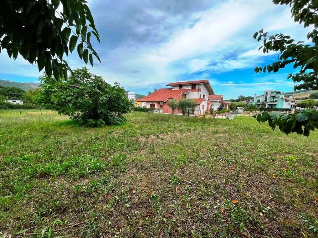 Terreno in vendita a Montorio al Vomano TE