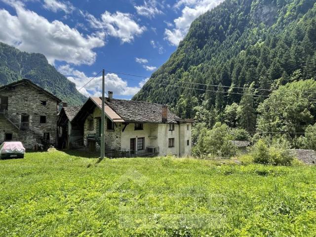 Terreno in vendita a Mollia VC