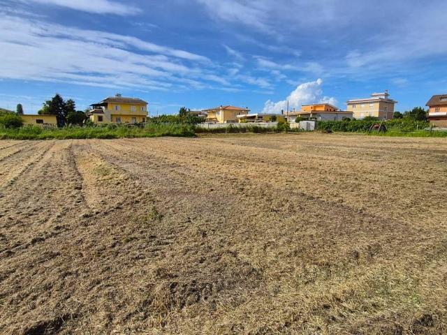 Terreno in vendita a Nettuno RM